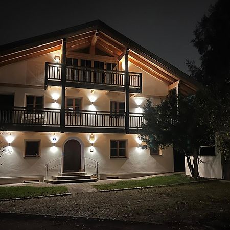 Barrierefreie 3-Zi.-Ferienwohnung Mit Gartenzugang In Ruhiger, Zentrumsnaher Lage オーバーアマーガウ エクステリア 写真