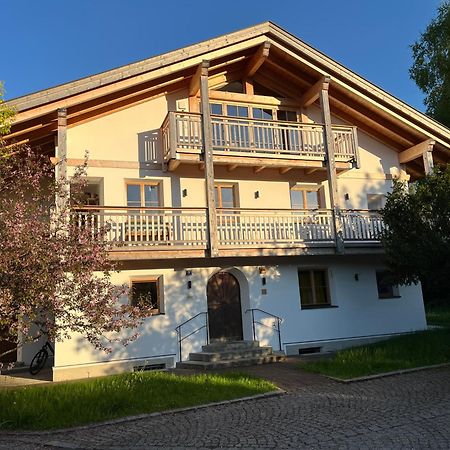 Barrierefreie 3-Zi.-Ferienwohnung Mit Gartenzugang In Ruhiger, Zentrumsnaher Lage オーバーアマーガウ エクステリア 写真