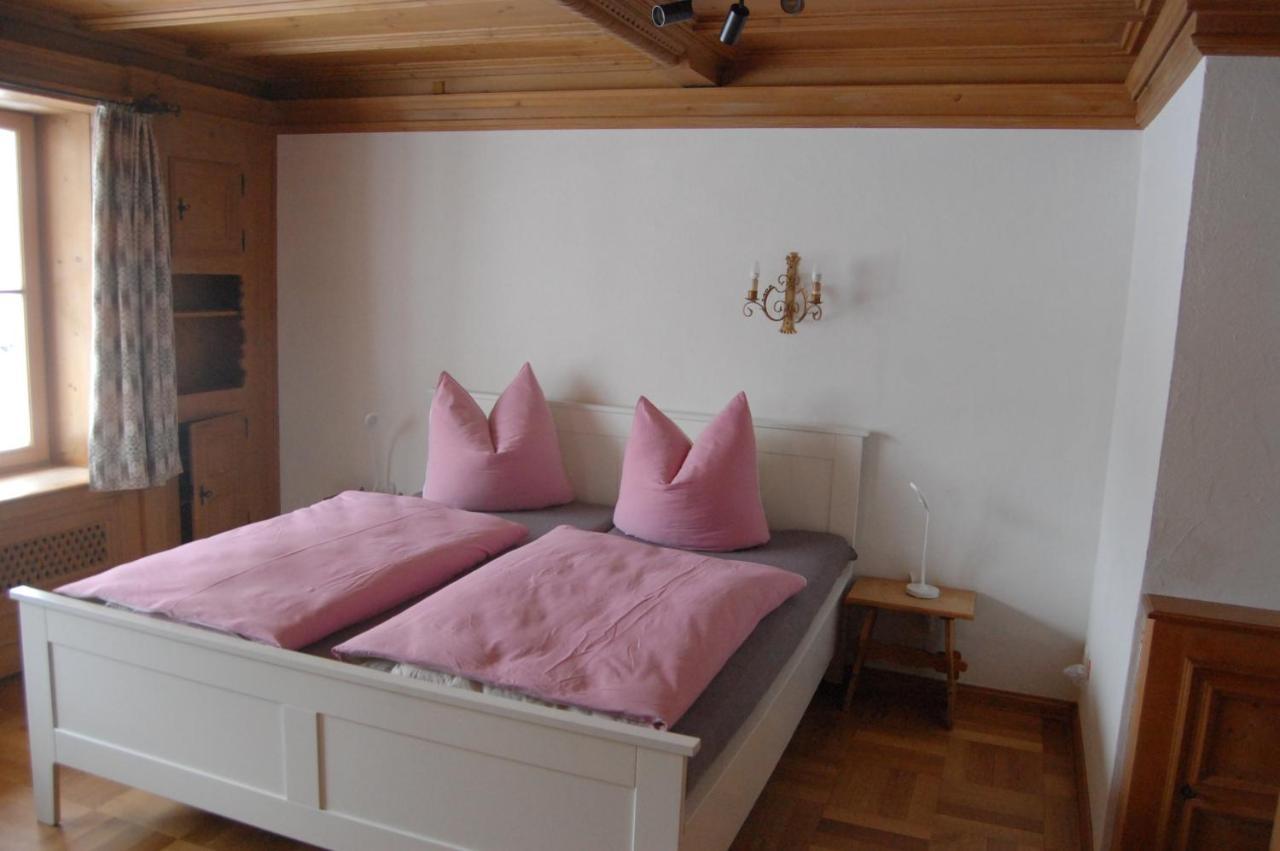 Barrierefreie 3-Zi.-Ferienwohnung Mit Gartenzugang In Ruhiger, Zentrumsnaher Lage オーバーアマーガウ エクステリア 写真