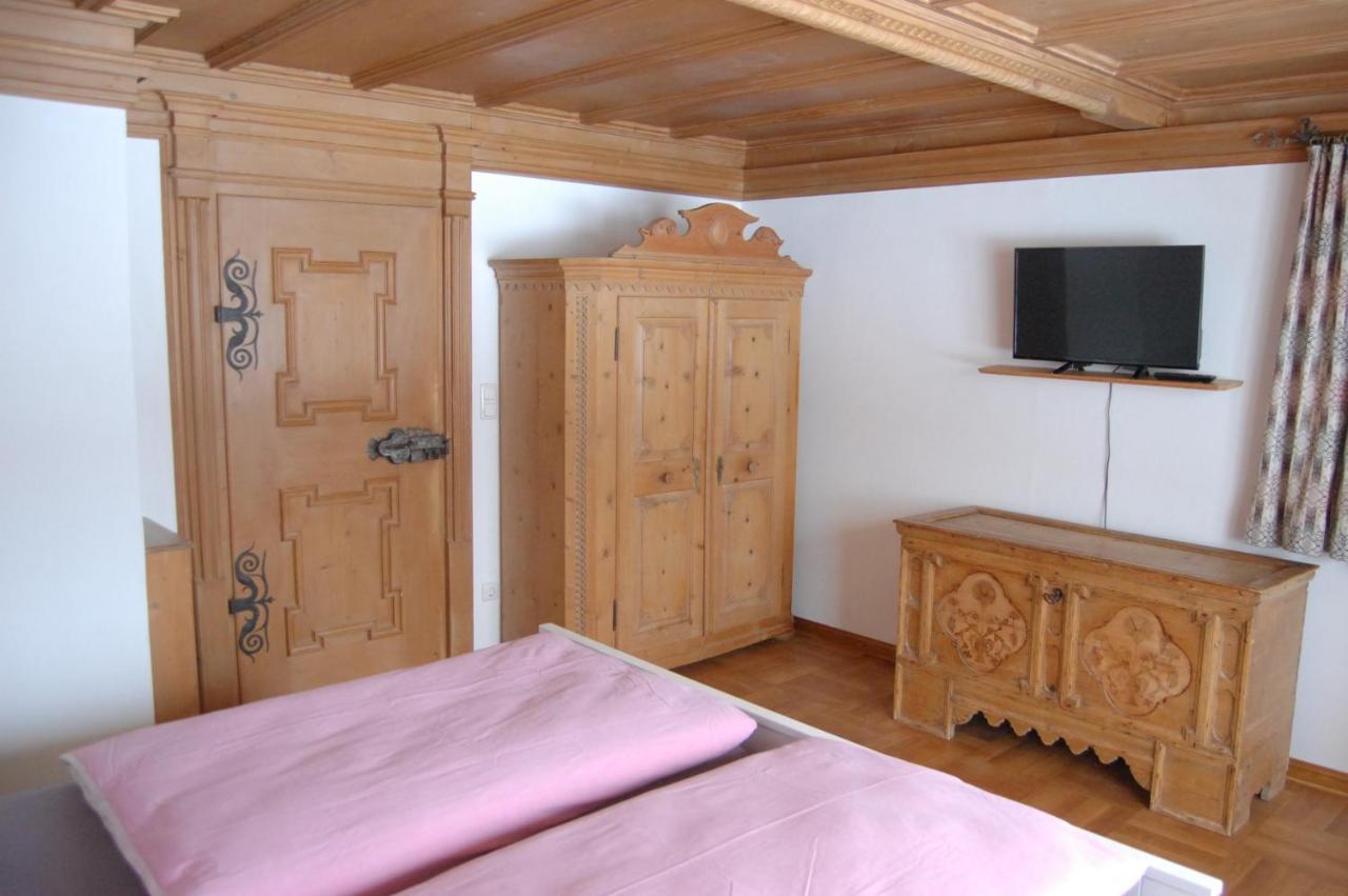 Barrierefreie 3-Zi.-Ferienwohnung Mit Gartenzugang In Ruhiger, Zentrumsnaher Lage オーバーアマーガウ エクステリア 写真