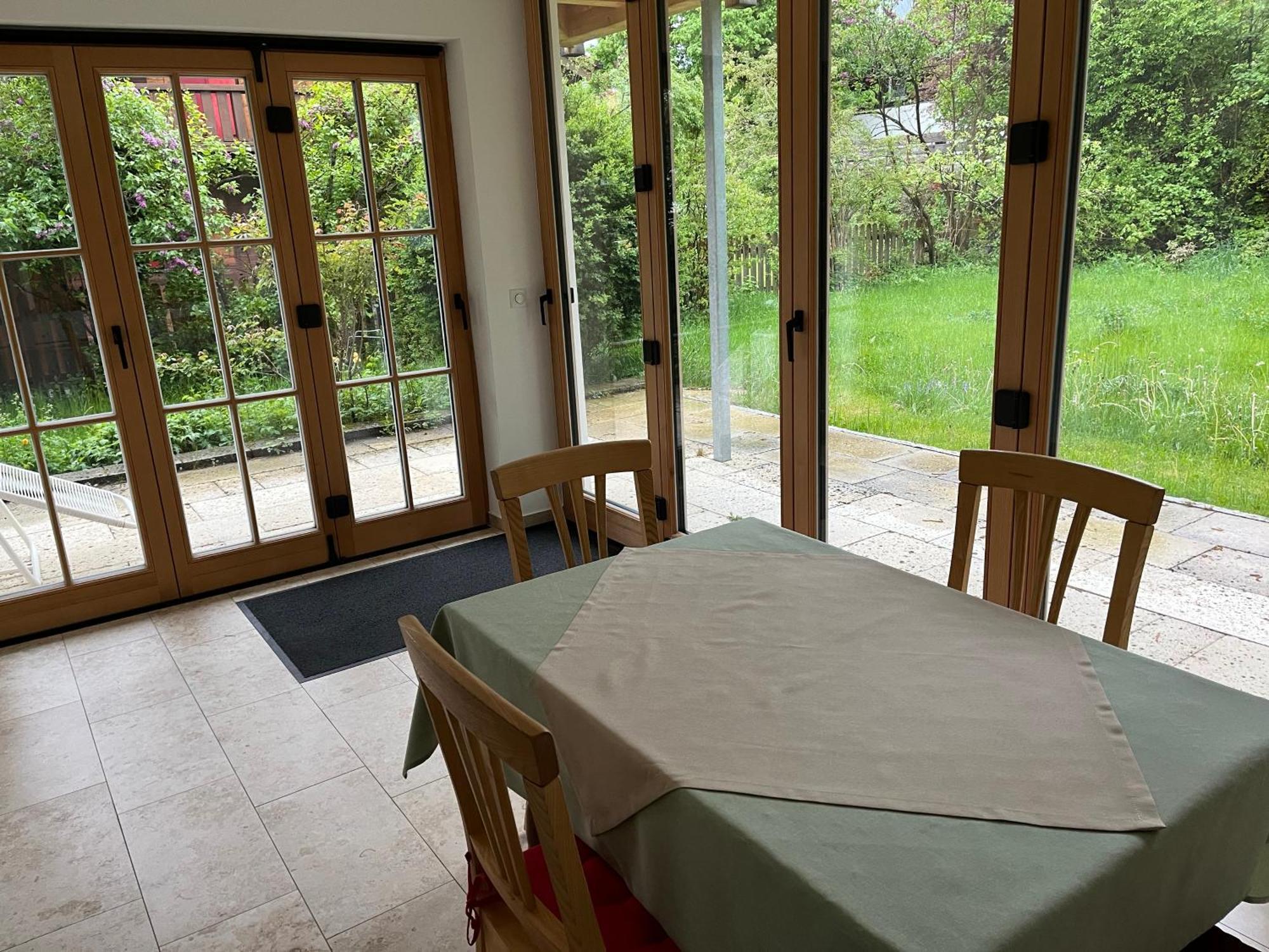 Barrierefreie 3-Zi.-Ferienwohnung Mit Gartenzugang In Ruhiger, Zentrumsnaher Lage オーバーアマーガウ エクステリア 写真